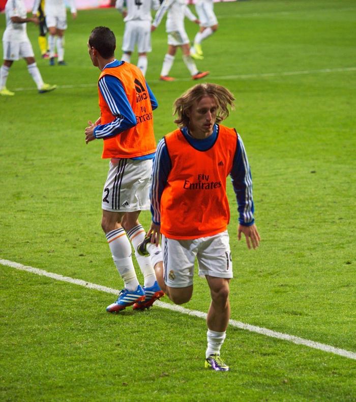 莫德里奇宣布退役，结束20年职业生涯